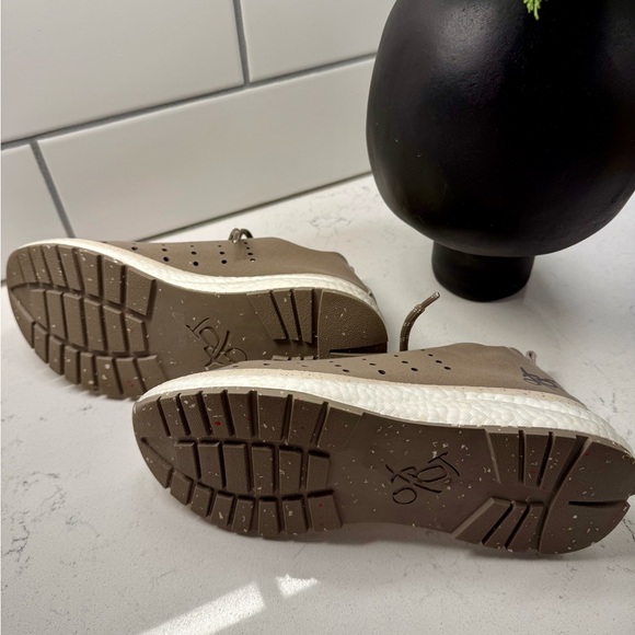 OTBT Women's ALSTEAD Sneaker Size 7 - Picture 6 of 9